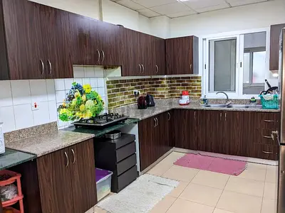 Room Available for Rent Near Al Khail Mall for Couple/Executive Laddies. Rent AED 3000