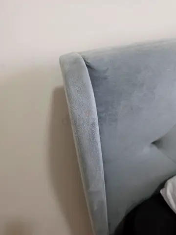 Bed for sale with 4 drawers under for storage