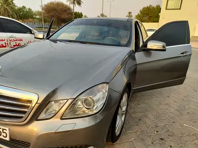 2012 Mercedes-BENZ E-CLASS thumbnail 3