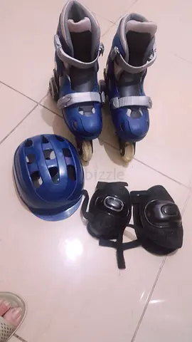 Kids adjustable inline skates with helmet and knee/elbow pads - blue