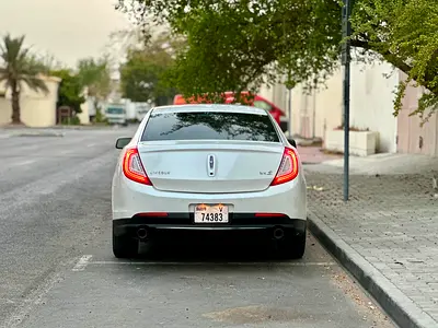 صورة 4 لـ 2014 Lincoln MKS