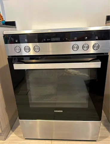 Siemens Electric Cooking Range, 4 Hobs, 60x60 cm, fastPreheat Oven, ecoClean, Stainless Steel, HK9R3