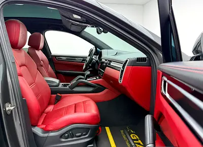 صورة 9 لـ 2022 Porsche CAYENNE