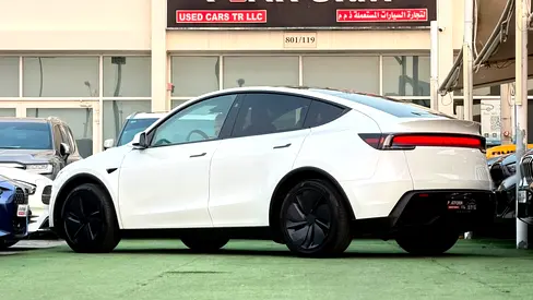2026 Tesla MODEL Y — фото 5