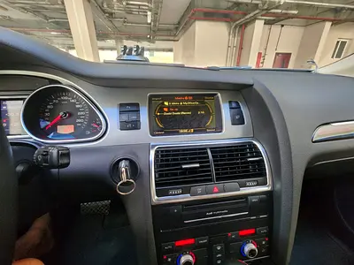 صورة 10 لـ 2010 AUDI Q7