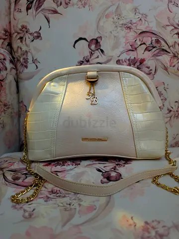 Light cream faux-croc shoulder bag with gold chain detail