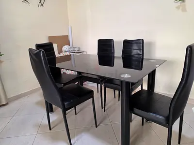 Urgent Sale! Glass Dining Table for Giveaways Price