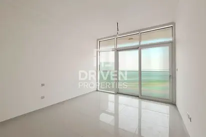 Modern Studio | Golf Community | Well-managed