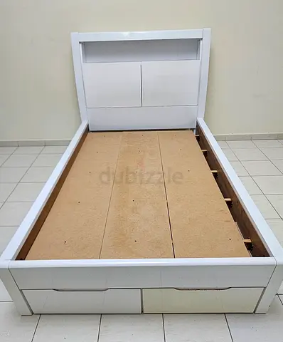 2 Single white wooden bed with storage drawers, good condition