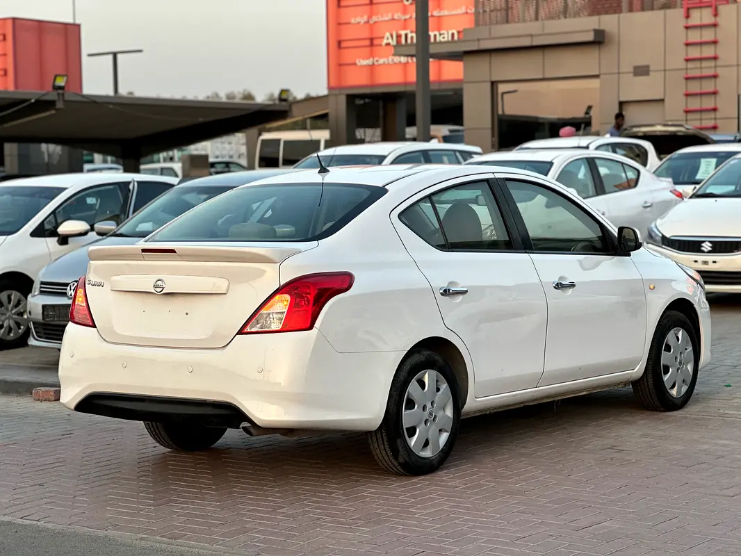 Nissan Sunny 2023
