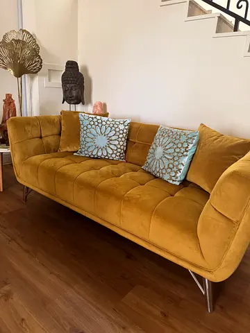 Golden yellow royal velvet sofa set 3+2+1 in perfect condition