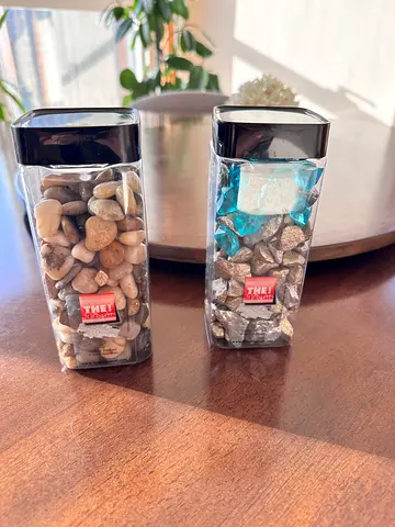 Set of 2 containers with Decorative pebbles