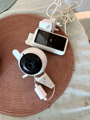 Baby monitor with camera and parent unit - good working condition