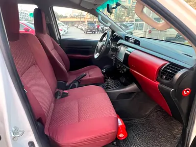 2021 Toyota HILUX — миниатюра 7