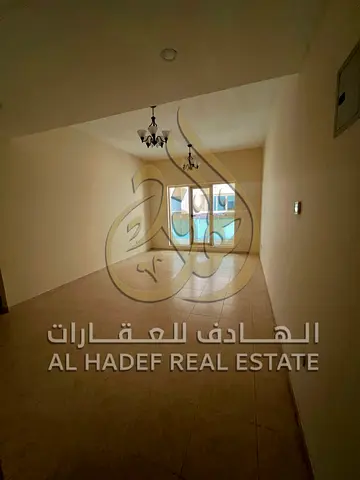 شقة غرفة وصالة للإيجار السنوي في التعاون الشارقة تكييف مجاني موقع مميز قريب من جميع الخدمات والمطاعم والمحلات مناسبة للعائلات والأفراد مع تسهيلات دفع