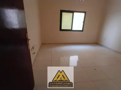 شقه للايجار السنوي بعجمان منطقة النعيميه 1 بجوار ابراج النعيميه  غرفتين وصاله    2 حمام  وتكيف مركزي  و بلكونه والسعر 36000 علي 4 دفعات والتأمين شيك