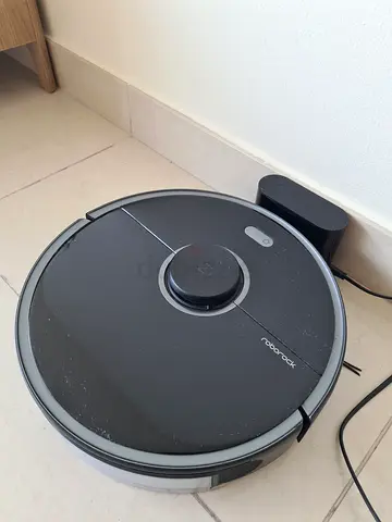 Roborock robot vacuum (works, good condition)