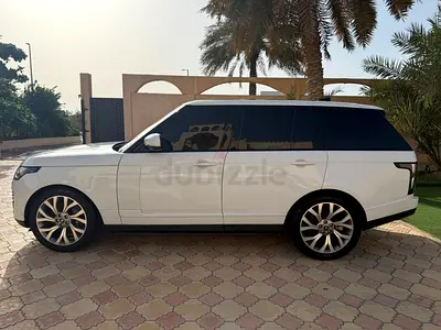 Land Rover Range Rover HSE 2018 | GCC Specs | Pristine Condition