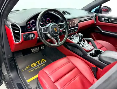 صورة 10 لـ 2022 Porsche CAYENNE