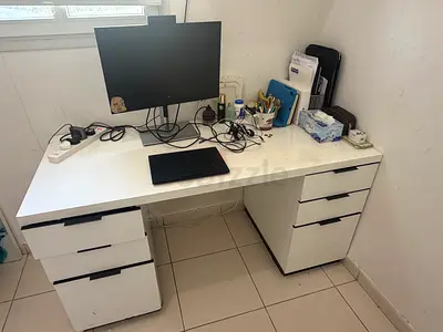 White double-pedestal office desk with 6 drawers — good condition