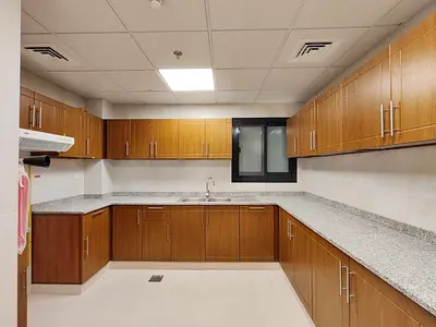 LIKE A NEW ULTAR SPACIOUS 2 BEDROOM WITH BIG CLOSED KITCHEN,BALCONY AND PARKING.