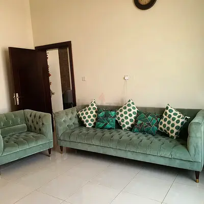 Green velvet tufted 3-seater sofa with 2 matching armchair