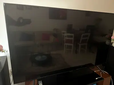 65 inch Samsung LED TV - screen broken, TV working condition