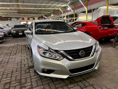 2017 Nissan ALTIMA thumbnail 4