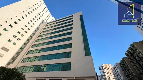 للبيع بنايه في منطقه المجاز زاويه علي شارعين قار