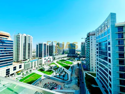 Luxury Living | Premium 1BR | Sol Bay, Business Bay