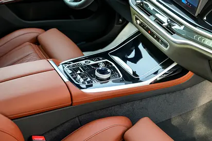 2026 BMW X7 thumbnail 11