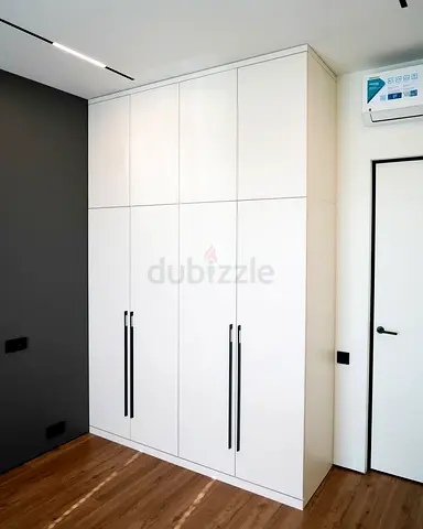 Modern White Floor-to-Ceiling Wardrobe