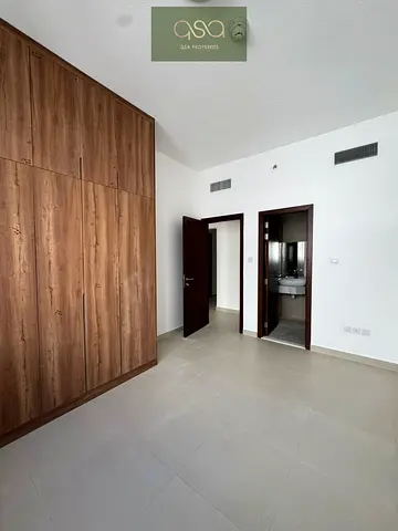 BRAND NEW APARTMENT // BRAND NEW BUILDING