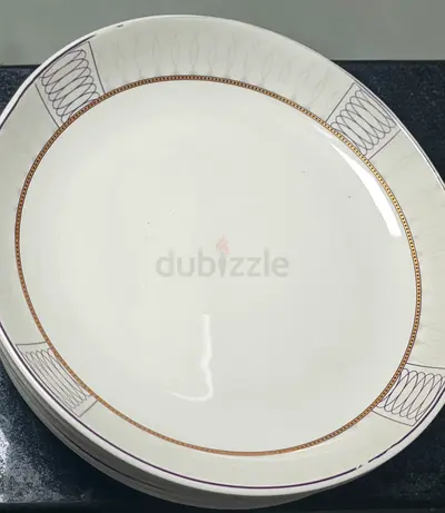 Set of 6 White Porcelain Dinner Plates with Gold Trim
