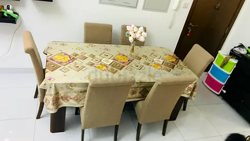 Dining table in sale