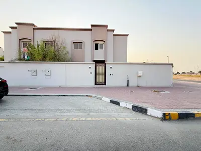 High-Impact Fully Upgraded Corner Villa | 4BR + Maid | Wardrobes | Private Parking | 115K 4cheques