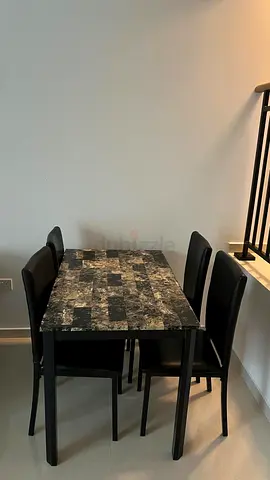 Dinning table with 4 chairs sale with other loose furniture