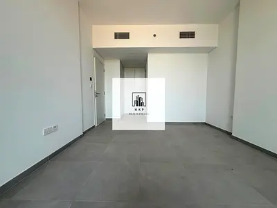 Specious luxury apartment for rent