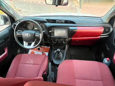 2021 Toyota HILUX — миниатюра 8