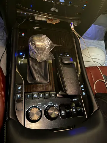 Lexus LX 570 Platinum 2016 | GCC Specs | Excellent Condition