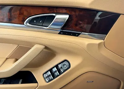 2013 Porsche PANAMERA — миниатюра 11