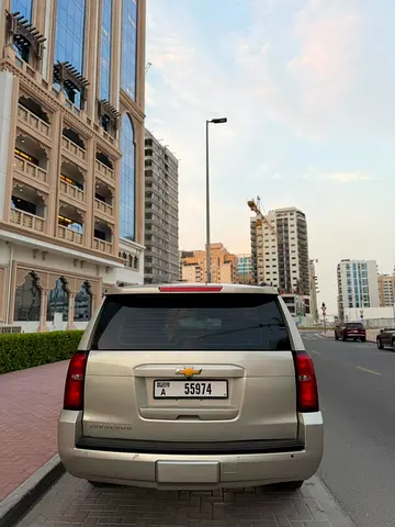2016 Chevrolet SUBURBAN 照片 4