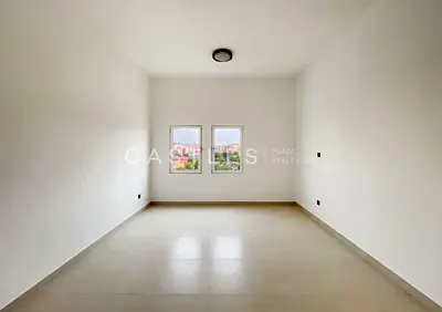 Studio | Vacant | Near Market | Fully Upgraded