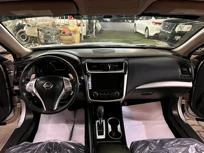 2017 Nissan ALTIMA thumbnail 15