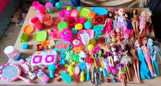 Kids dolls , kitchen things etc