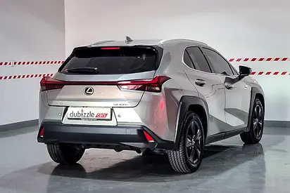 صورة 6 لـ 2025 Lexus UX-SERIES