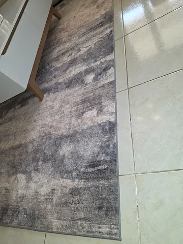 Brand new Grey abstract modern area rug - inoriginal packing