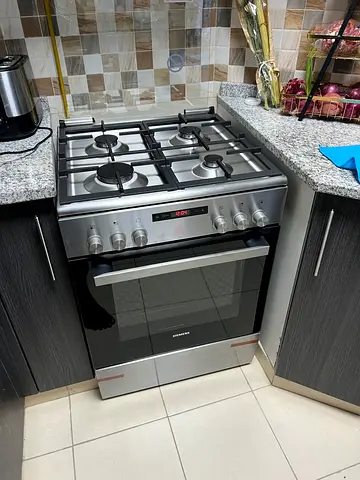 Siemens 4 burner top gas with electric oven size 60cm