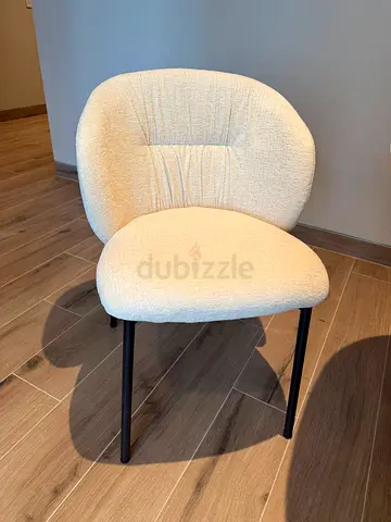 6 dining chairs for sale – AED 600