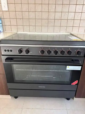 Free delivery Toshiba brand full gas cooker 90 cm- good condition